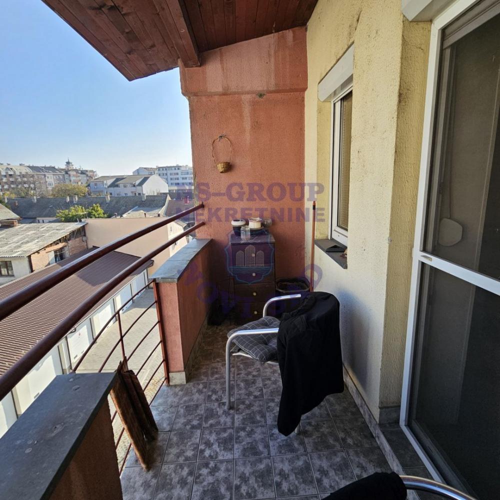 Slika 9 - Četvorosoban, 91m2, Salajka (Partizanska ulica) Novi Sad