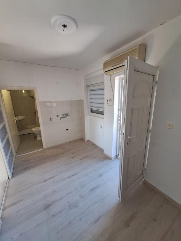 Slika 5 - Stan,NOVI SAD,PODBARA,kv: 29.00, € 71100, ID: 1058950