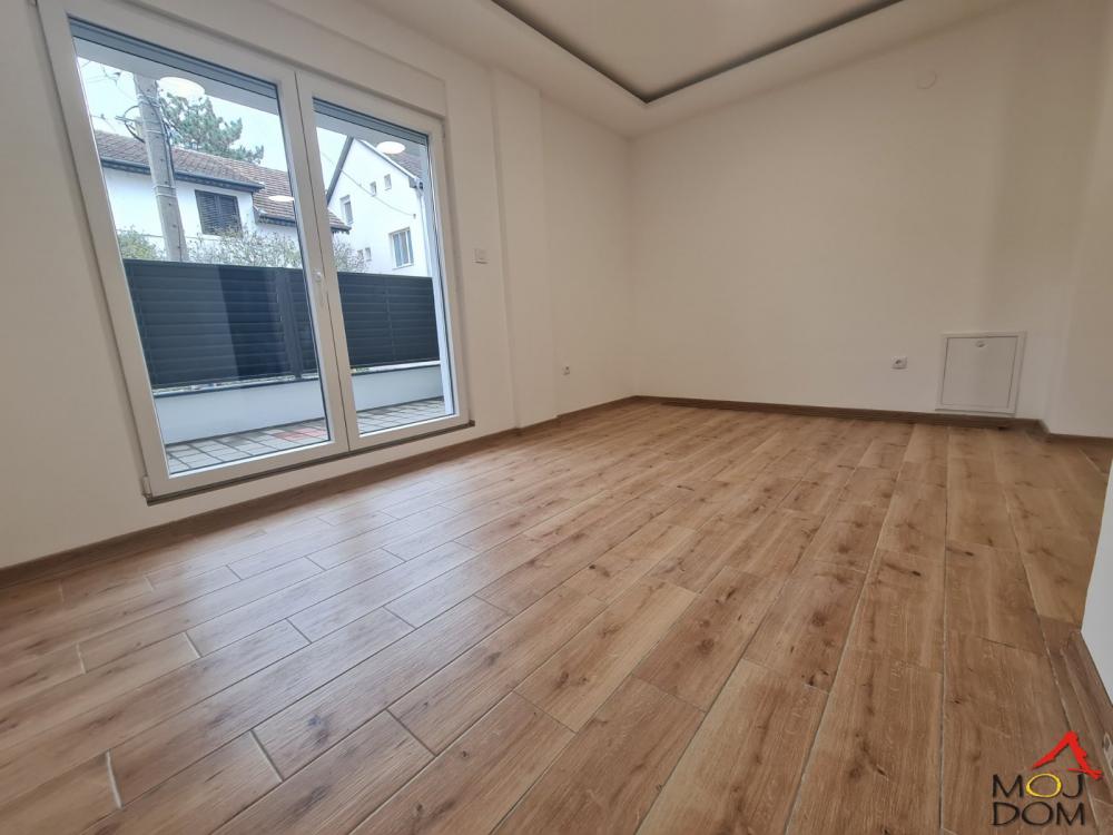 Slika 3 - Stan,NOVI SAD,TELEP,kv: 23, € 64850, ID: 1031357