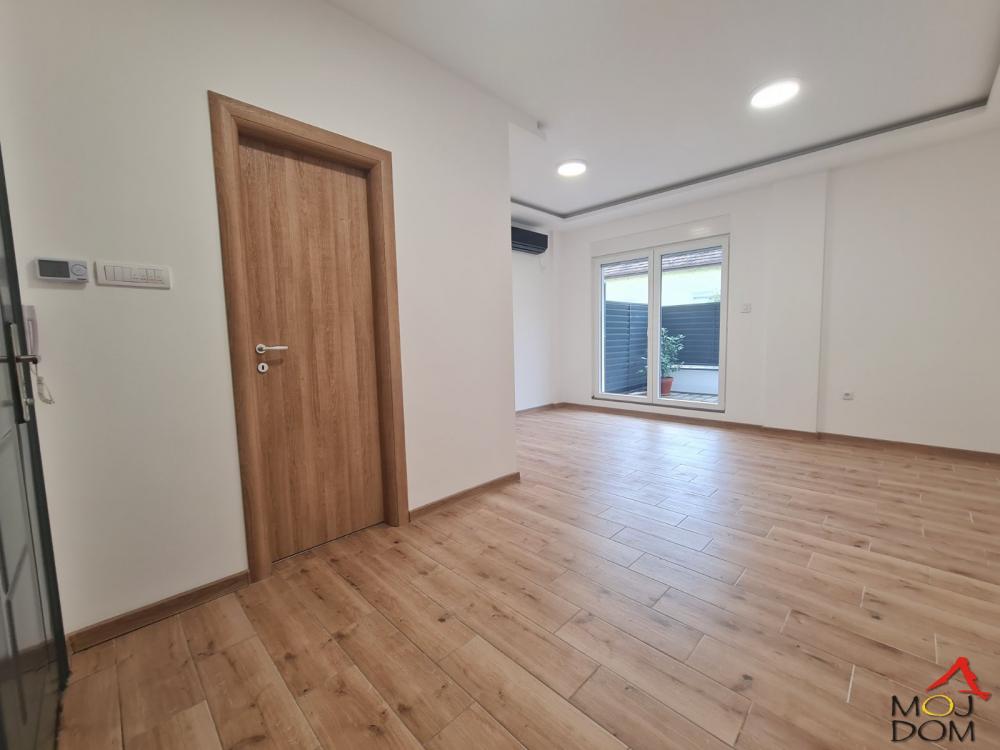 Slika 4 - Stan,NOVI SAD,TELEP,kv: 23, € 64850, ID: 1031357