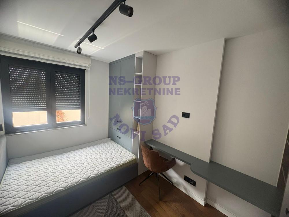 Slika 4 - Četvorosoban, 130m2, Bulevar patrijarha Pavla (Somborski bulevar) Novi Sad, sa terasom, sa garažom