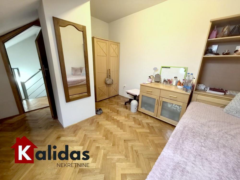 Slika 7 - Stan,NOVI SAD,CENTAR,kv: 49, € 159650, ID: 1008298