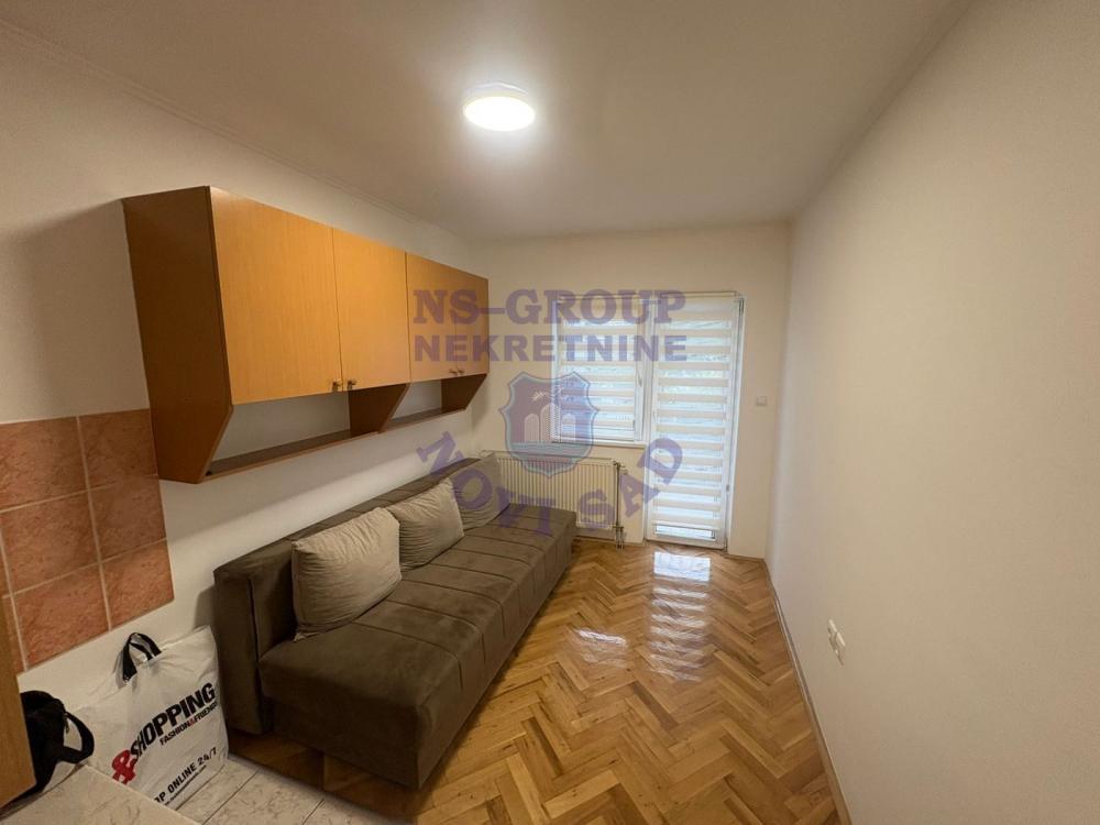 Glavna slika -Garsonjera u centru grada - 20m2 ! 