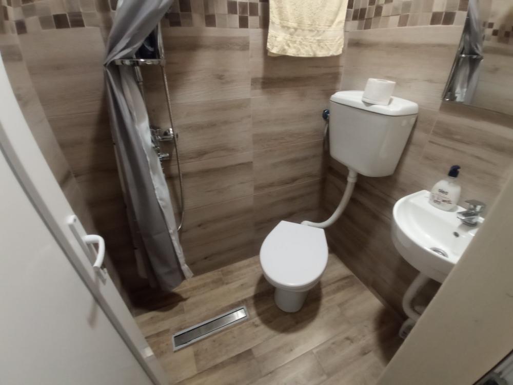 Slika 5 - Garsonjera sa galerijom !