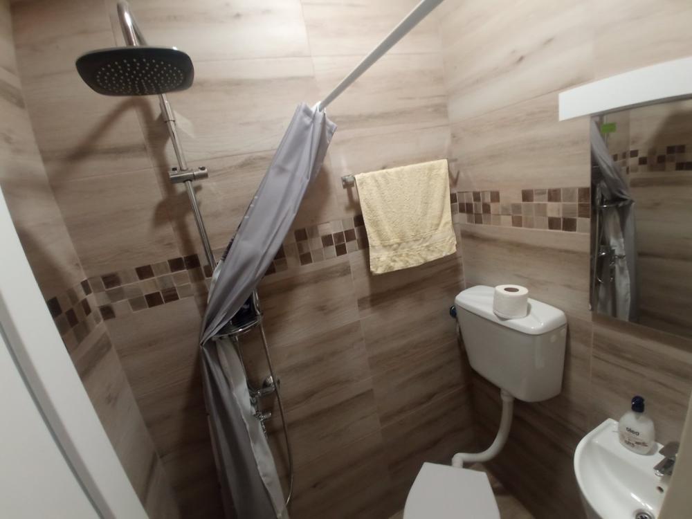 Slika 6 - Garsonjera sa galerijom !