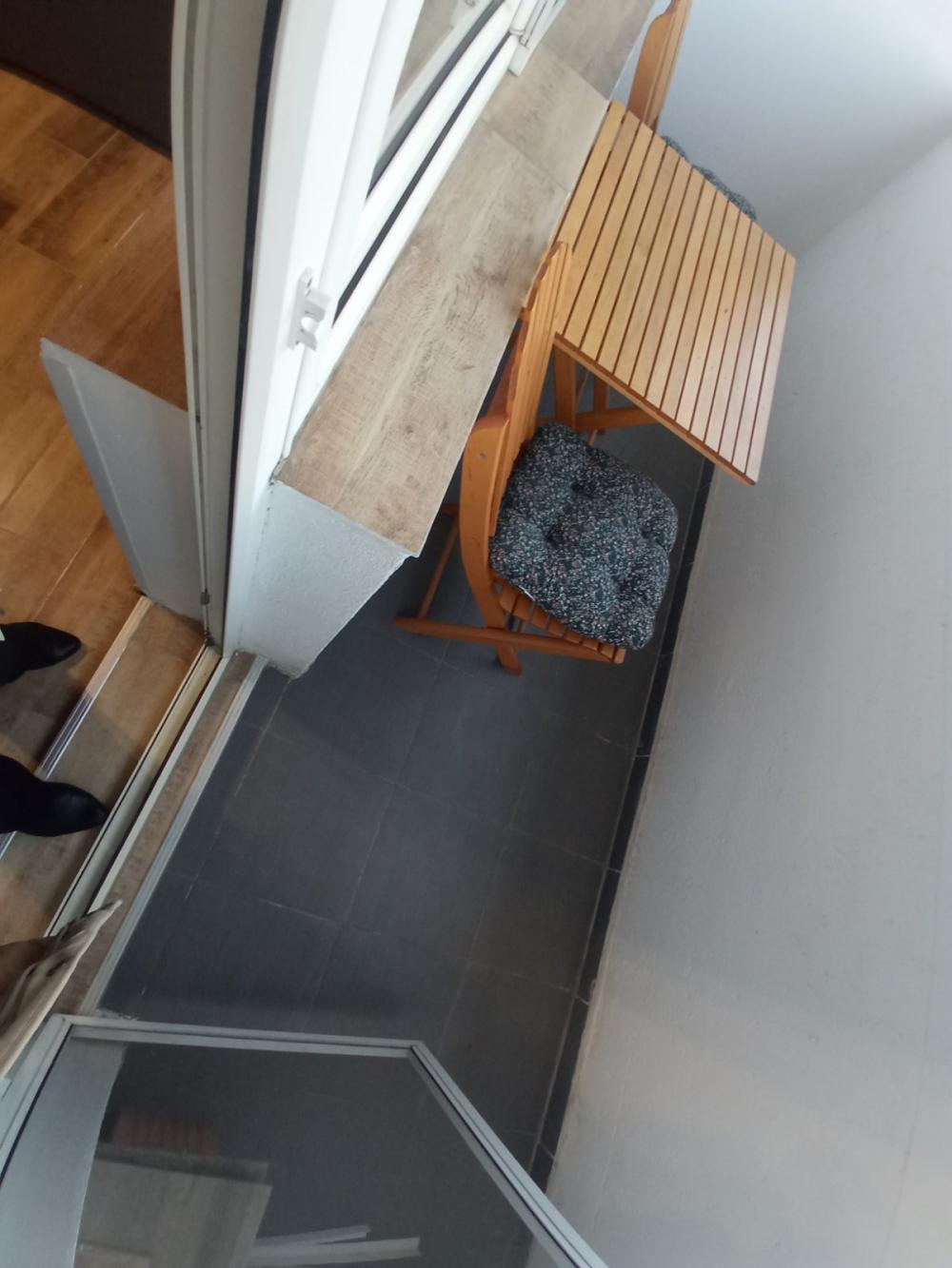 Slika 7 - Garsonjera sa galerijom !