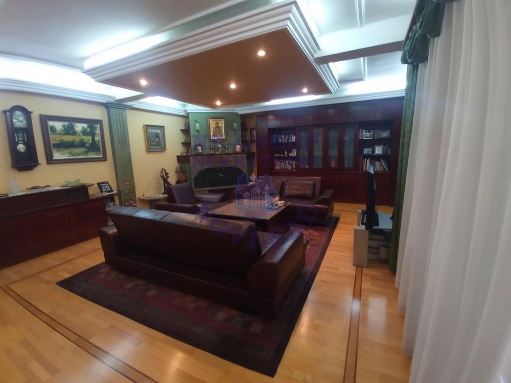 Slika 1 - Šestosoban, 194m2, Bulevar oslobođenja Novi Sad, sa terasom, ima lift