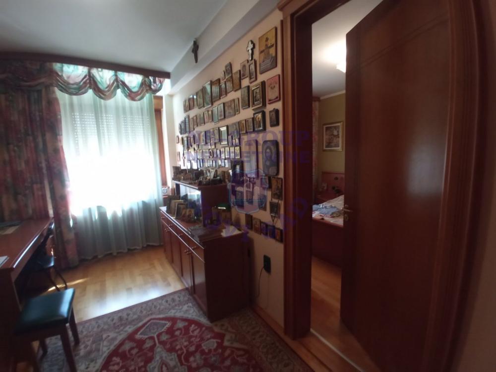 Slika 3 - Šestosoban, 194m2, Bulevar oslobođenja Novi Sad, sa terasom, ima lift