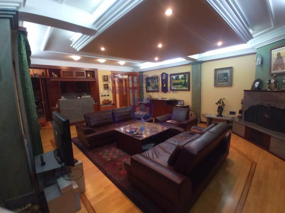 Glavna slika -Šestosoban, 194m2, Bulevar oslobođenja Novi Sad, sa terasom, ima lift