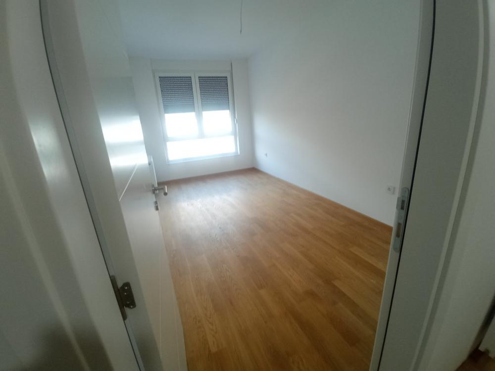 Slika 4 - Četvorosoban, 108m2, ima lift