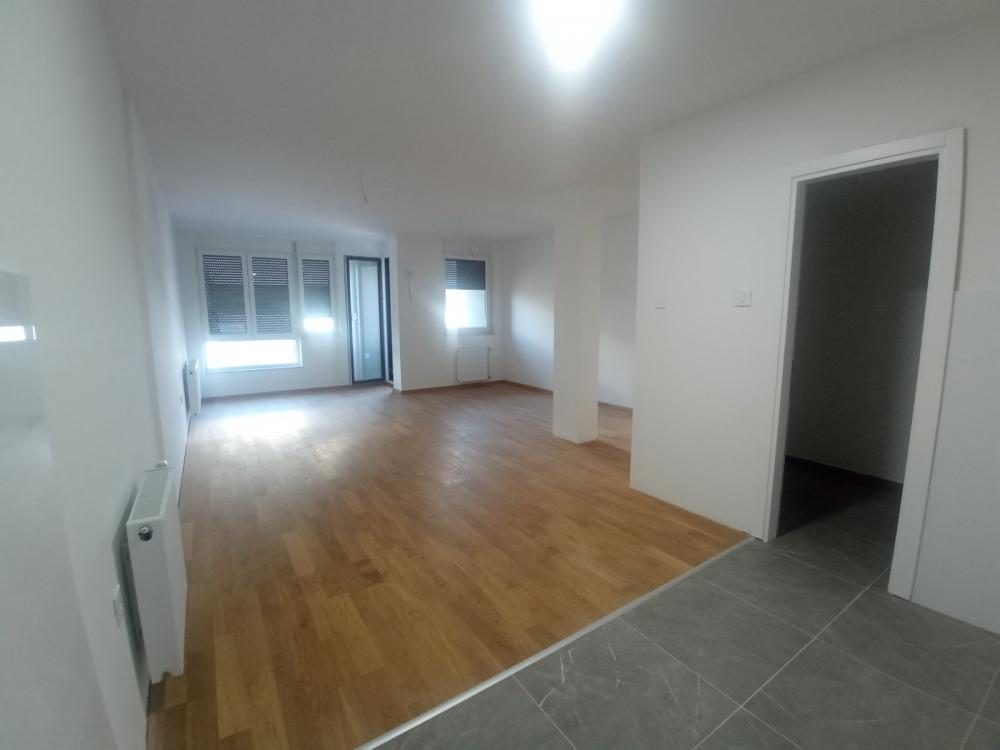 Slika 6 - Četvorosoban, 108m2, ima lift