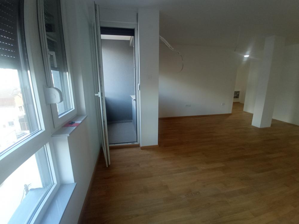 Slika 7 - Četvorosoban, 108m2, ima lift