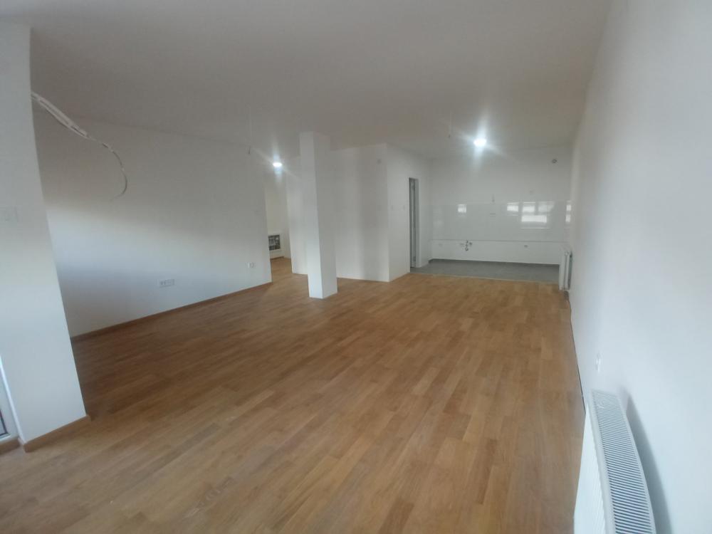 Slika 8 - Četvorosoban, 108m2, ima lift