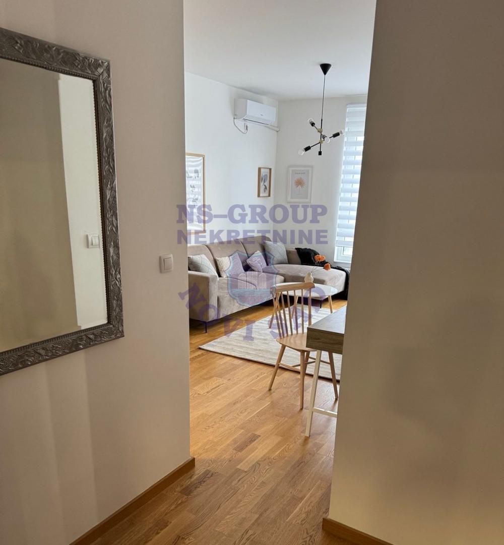 Slika 4 - Lux trosoban stan u Cara Dušana! 