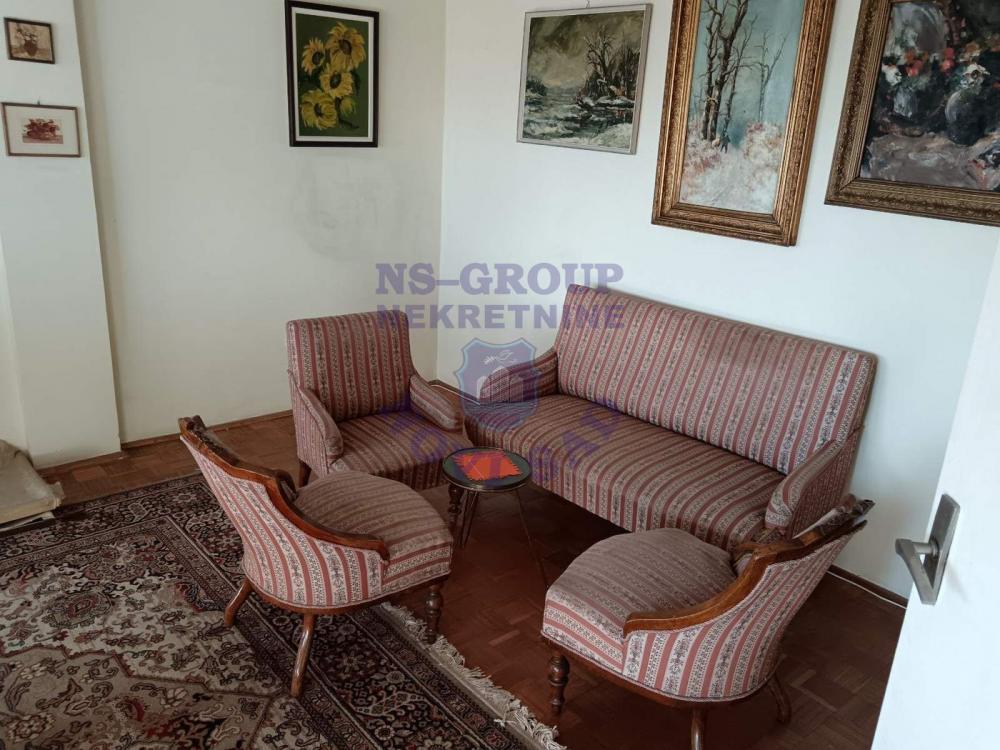 Slika 0 - Trosoban,odlican strukturno,Liman 2