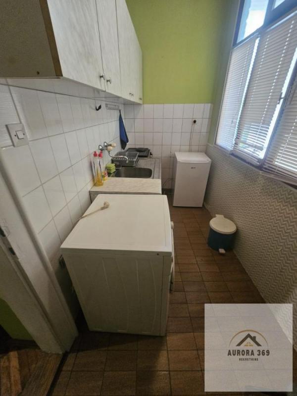 Slika 2 - PRODAJE SE MALI JEDNOSOBAN SALONAC U CENTRU NOVOG SADA- STARI GRAD