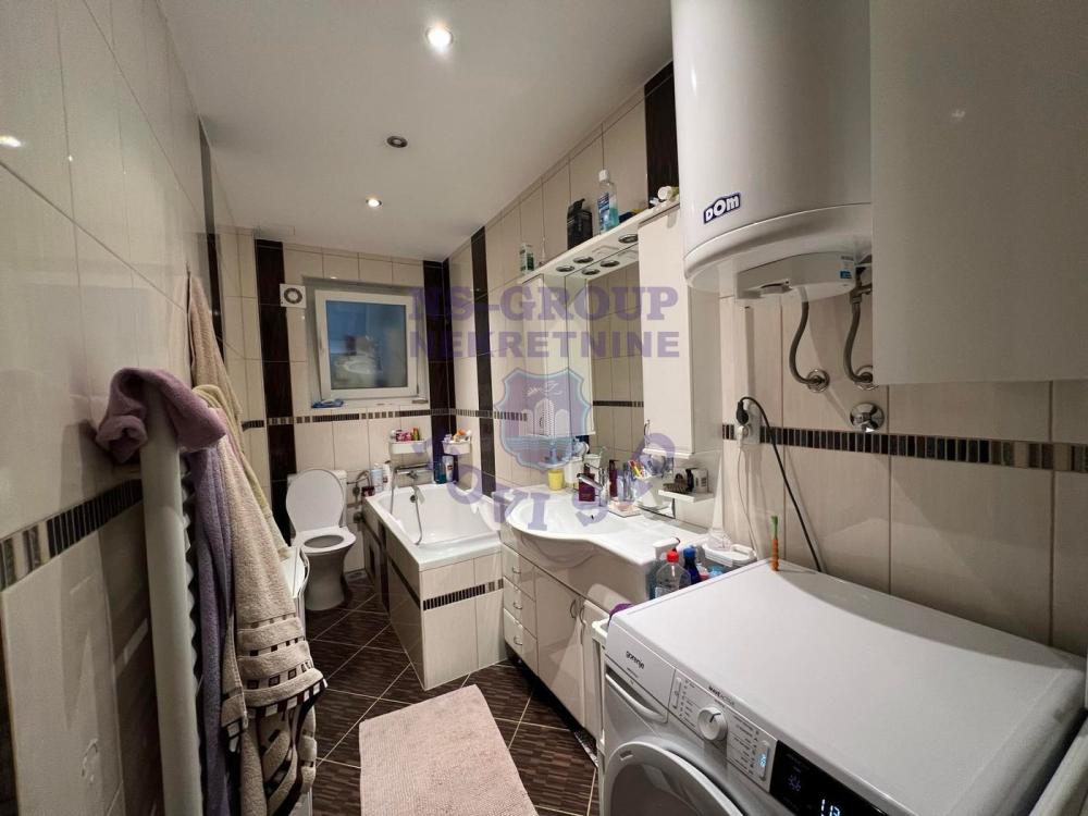 Slika 7 - Trosoban, 85m2, Kej žrtava racije Novi Sad, sa terasom, ima lift