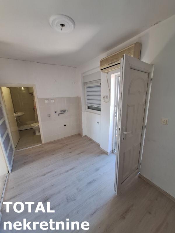 Slika 4 - Stan,NOVI SAD,PODBARA,kv: 29.00, € 69000, ID: 1101712