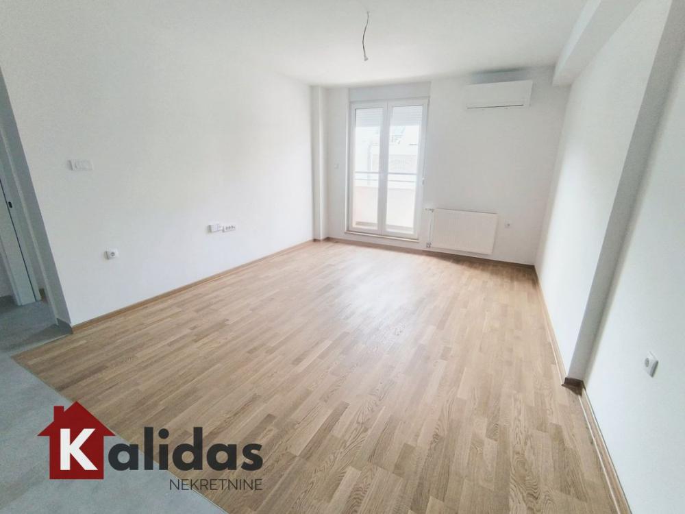 Slika 3 - Stan,PETROVARADIN,PETROVARADIN,kv: 39, € 100500, ID: 1008308