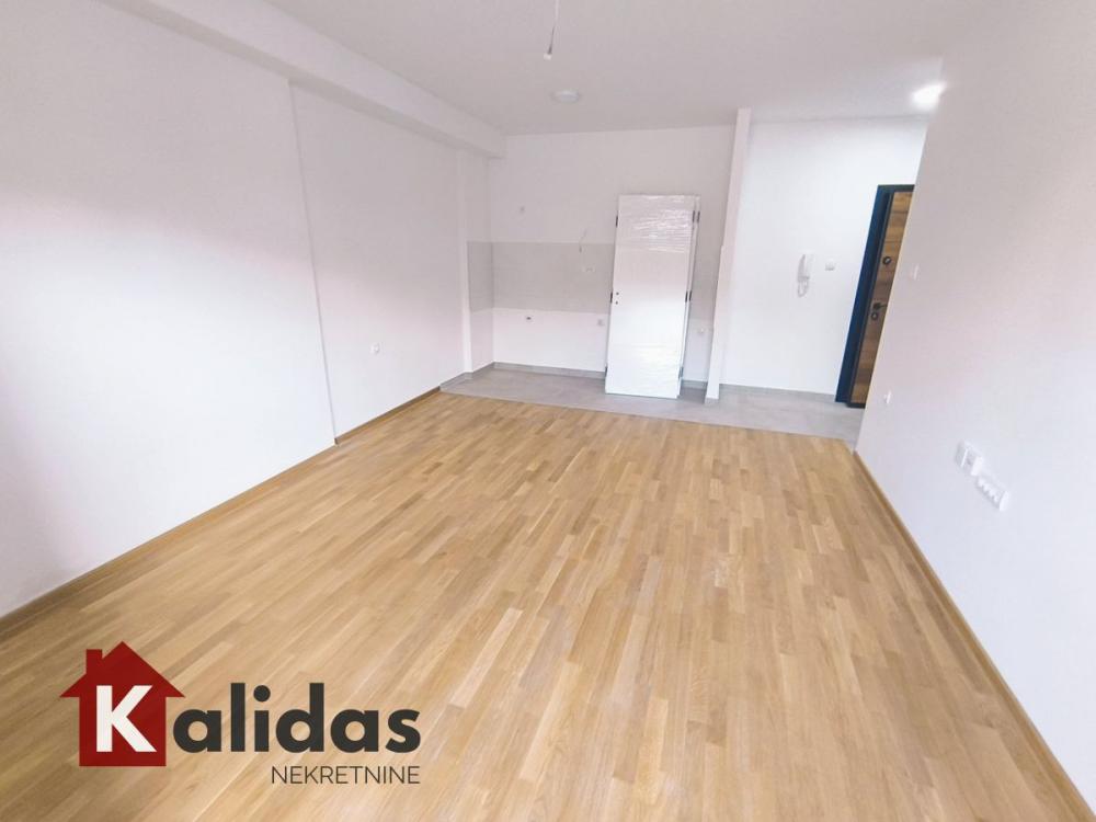 Slika 1 - Stan,PETROVARADIN,PETROVARADIN,kv: 39, € 100500, ID: 1008308