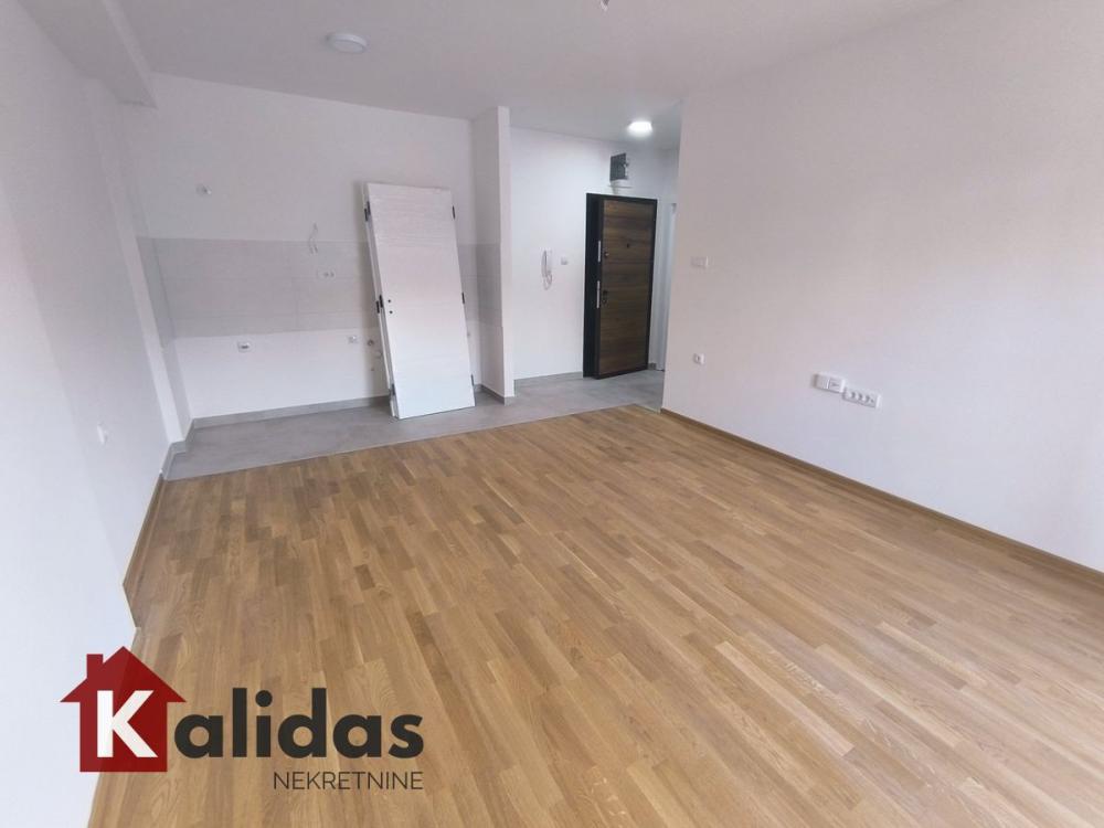 Slika 4 - Stan,PETROVARADIN,PETROVARADIN,kv: 39, € 100500, ID: 1008308