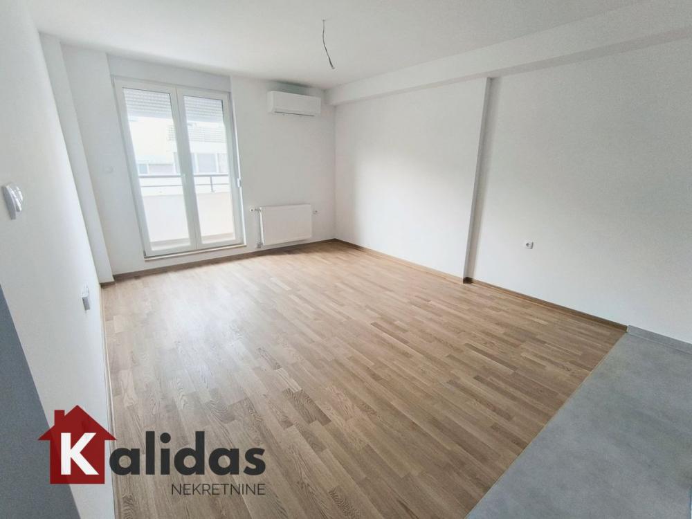 Slika 2 - Stan,PETROVARADIN,PETROVARADIN,kv: 39, € 100500, ID: 1008308