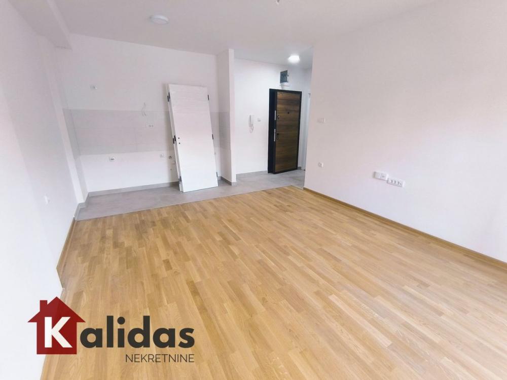 Slika 8 - Stan,PETROVARADIN,PETROVARADIN,kv: 39, € 100500, ID: 1008308