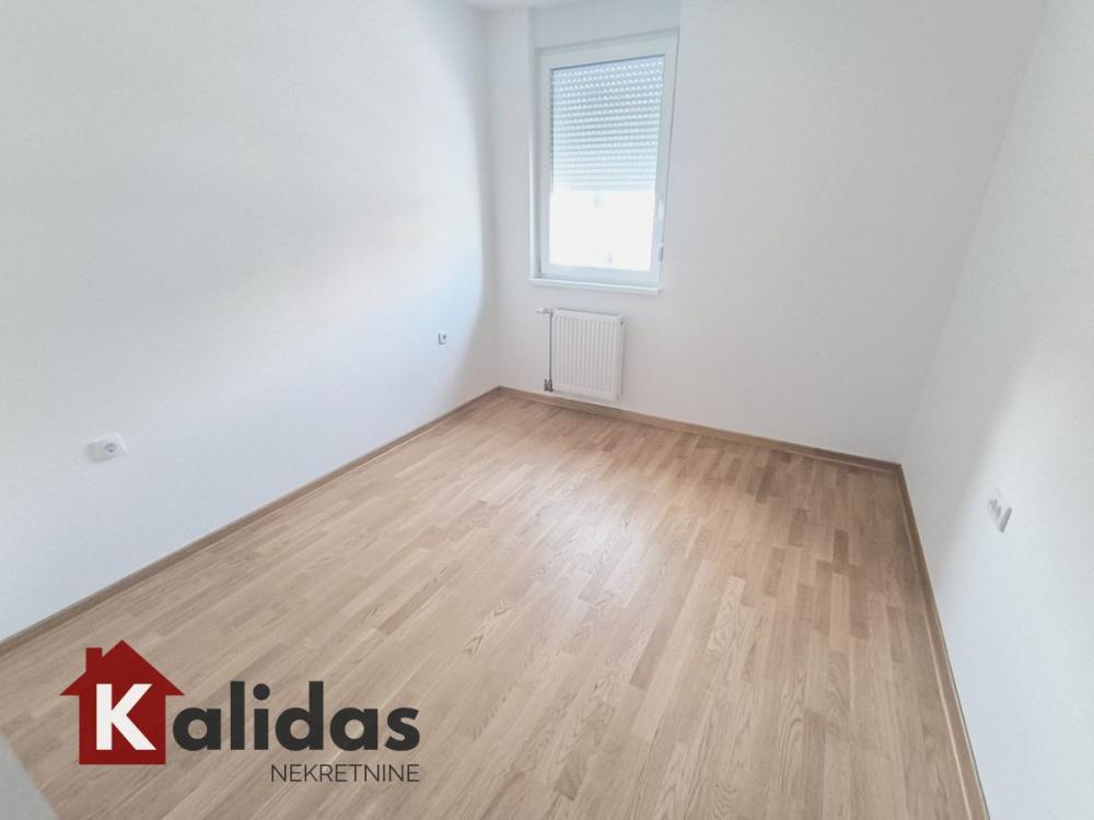 Slika 6 - Stan,PETROVARADIN,PETROVARADIN,kv: 39, € 100500, ID: 1008308