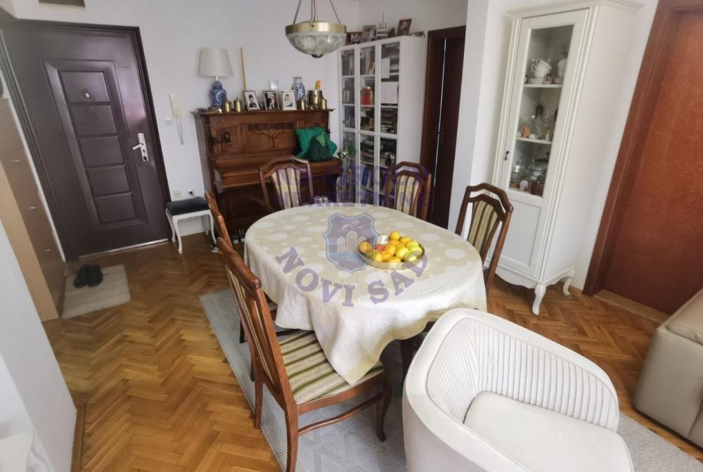 Slika 1 - Funkcionalan dvoiposoban na lepoj lokaciji!