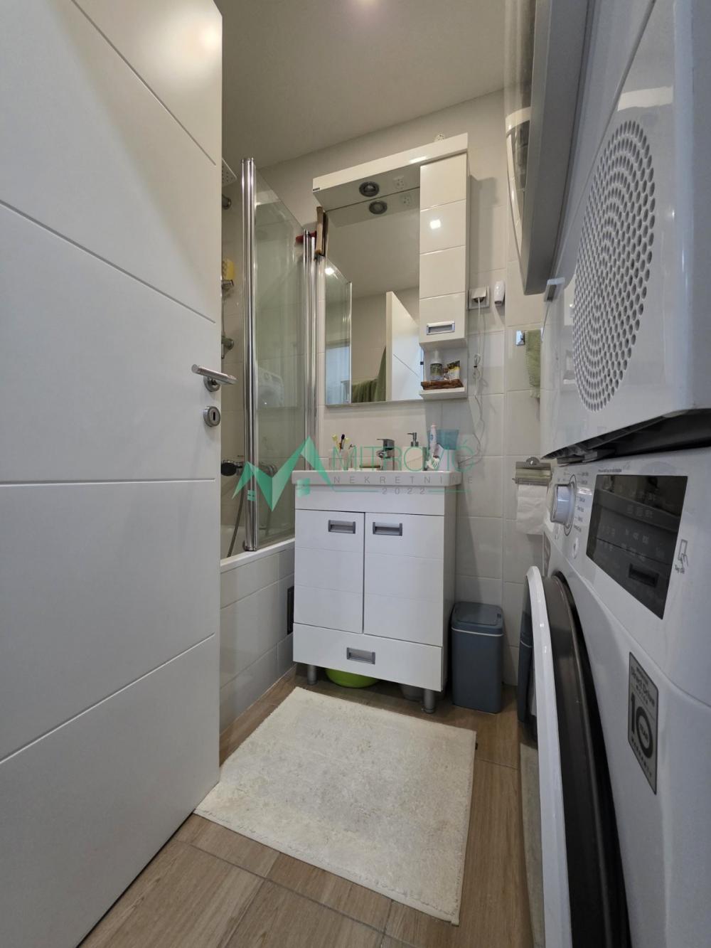 Slika 10 - Nova Detelinara, 55m2 dvoiposoban, sa nameštajem. 