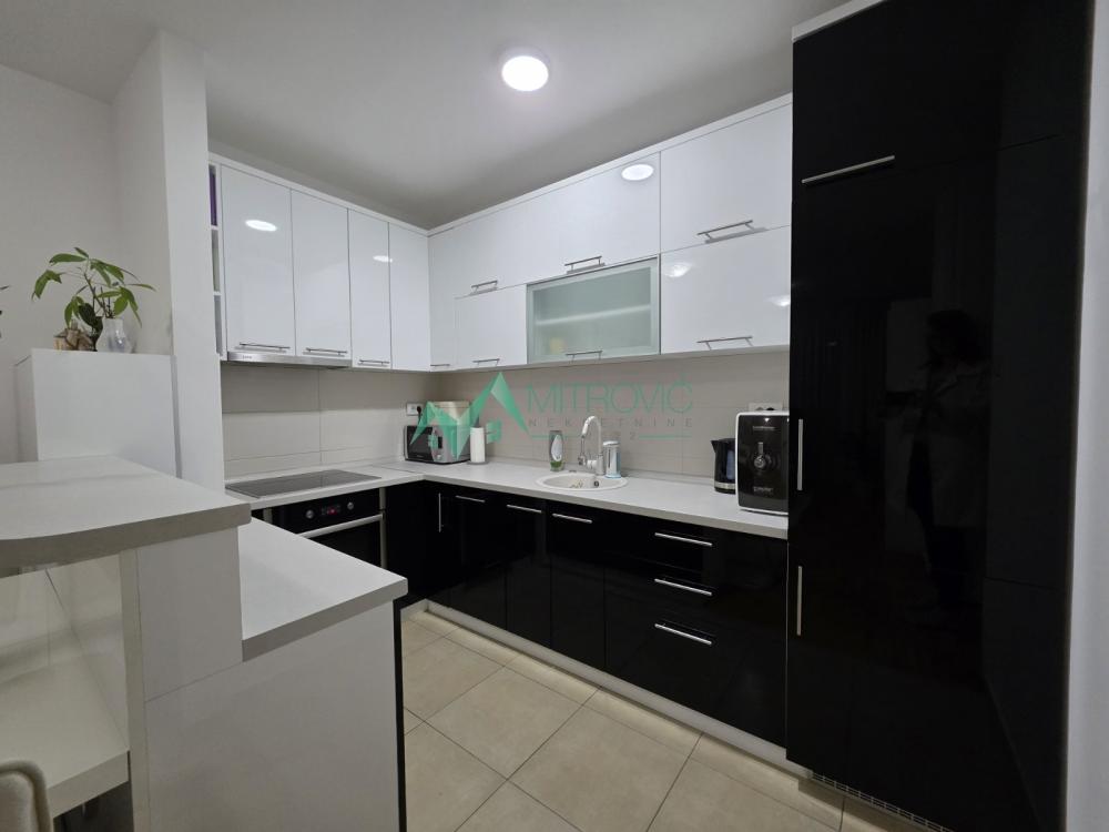 Slika 5 - Nova Detelinara, 55m2 dvoiposoban, sa nameštajem. 