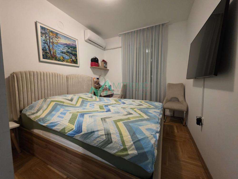 Slika 9 - Nova Detelinara, 55m2 dvoiposoban, sa nameštajem. 