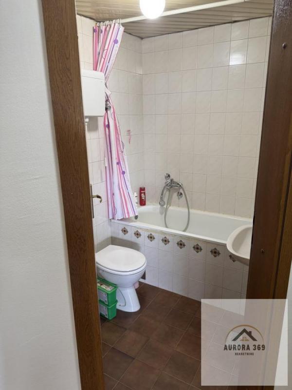 Slika 9 - PRODAJE SE TROSOBAN KOMFORAN STAN U NOVOM SADU- NOVO NASELJE