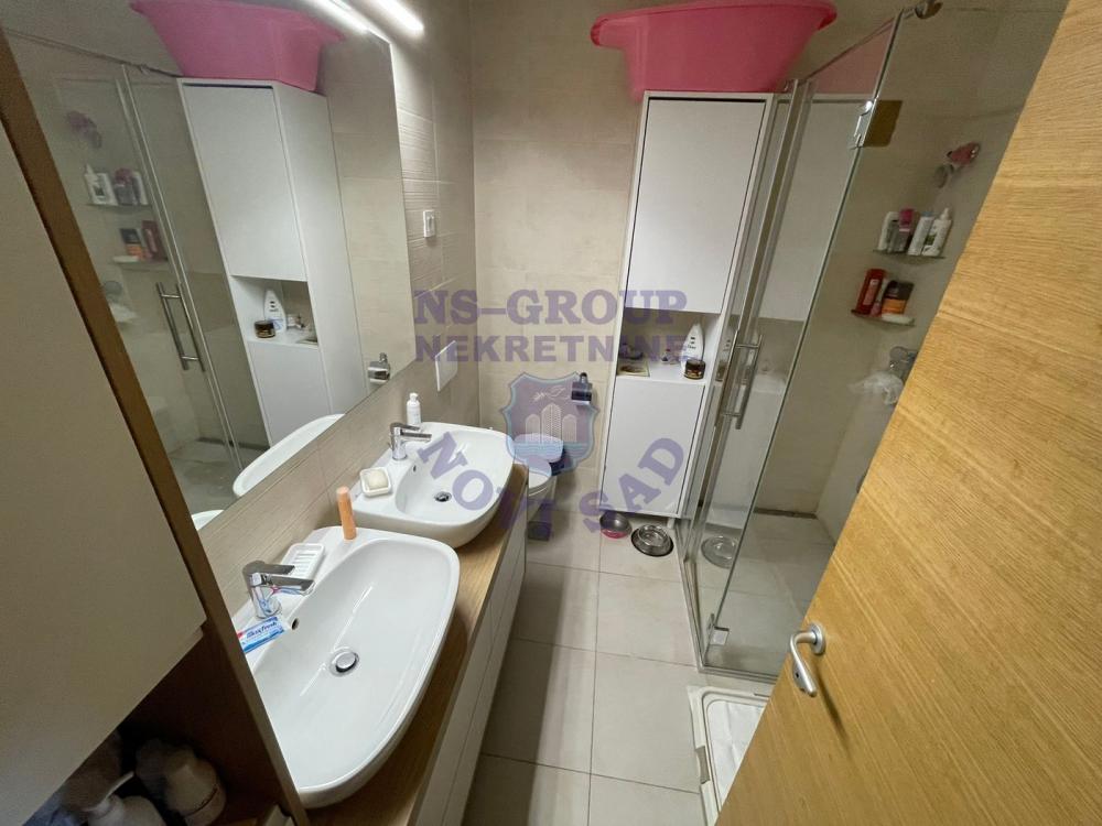 Slika 8 - Na prodaju odlican cetvorosoban stan na Novoj Detelinari!