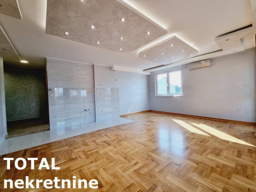 Slika 3 - Stan,NOVI SAD,TELEP,kv: 72.00, € 180000, ID: 1101783