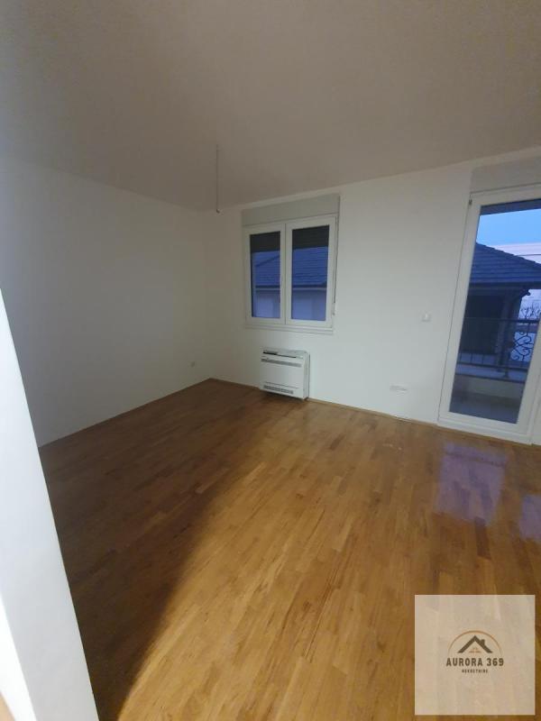 Slika 1 - MIŠELUK, PETROVARADIN, NOVI SAD. NOV, USELJIV, DVOIPOSOBAN 58m2