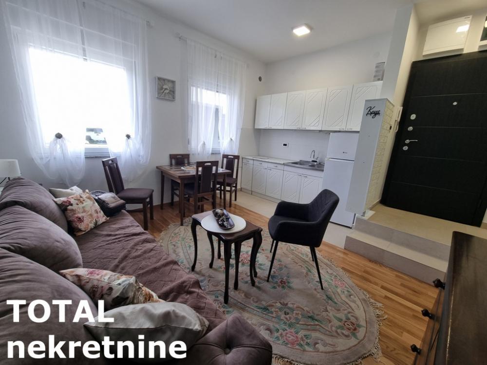 Glavna slika -Stan,PETROVARADIN,SADOVI,kv: 31.00, € 62000, ID: 1101734