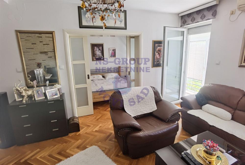 Slika 1 - Veoma komforan dvosoban stan, kompletno opremljen!