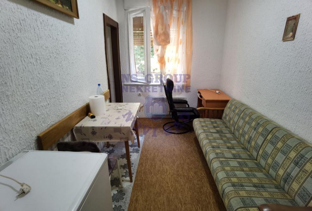 Slika 2 - Jednosoban stan sa puno potencijala u centru grada!