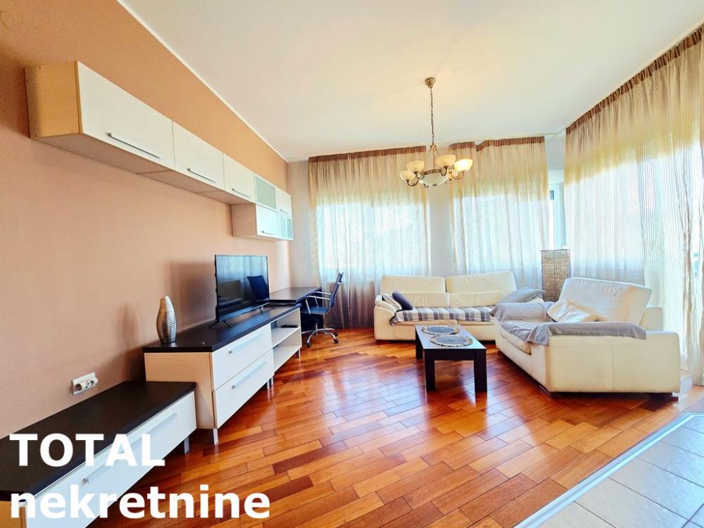 Glavna slika -Stan,NOVI SAD,BULEVAR EVROPE,kv: 67.00, € 185000, ID: 1101782