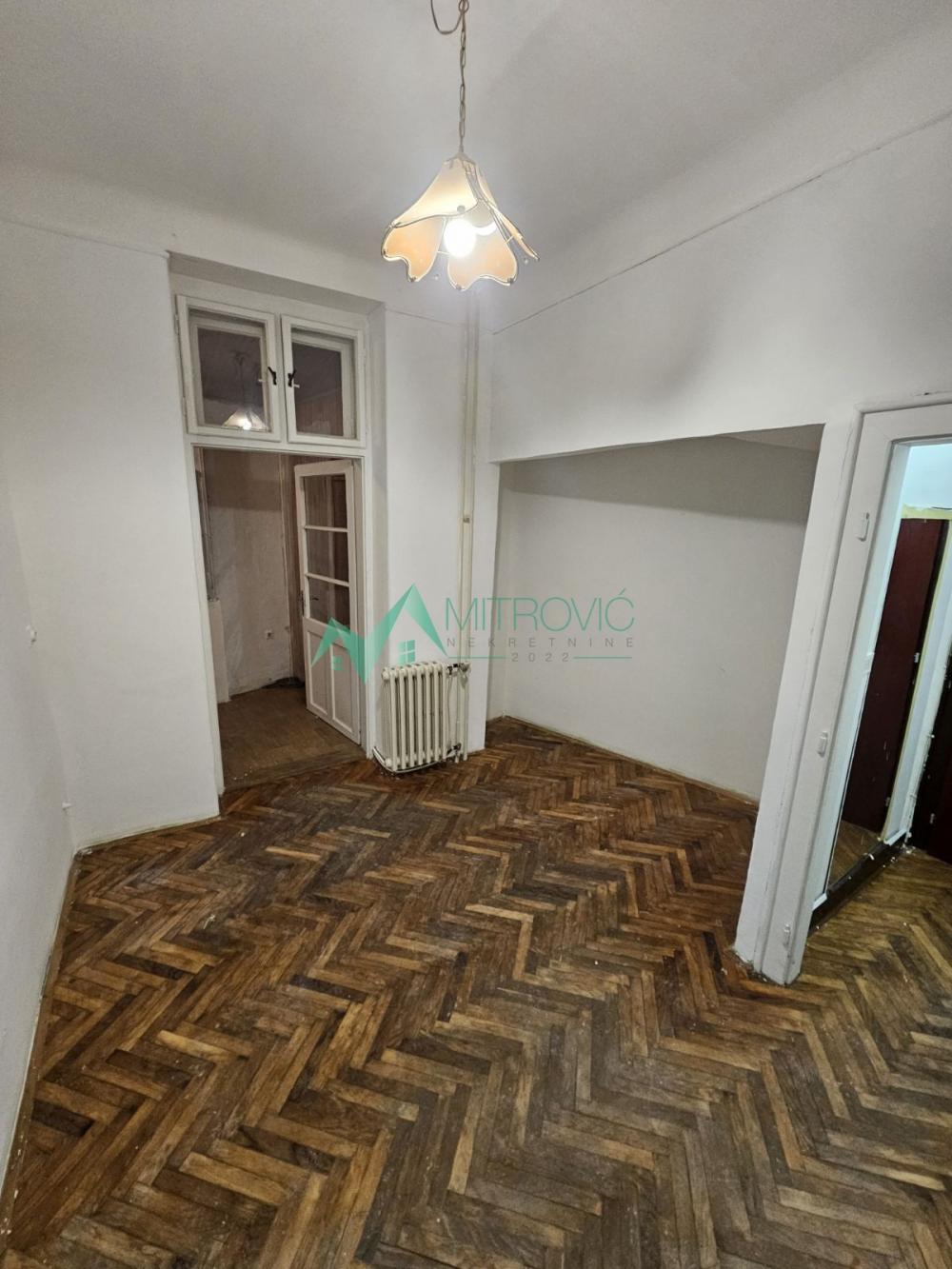 Glavna slika -Retko u ponudi,manji stan sa visokim plafonima,Kej-centar,odlična investicija !