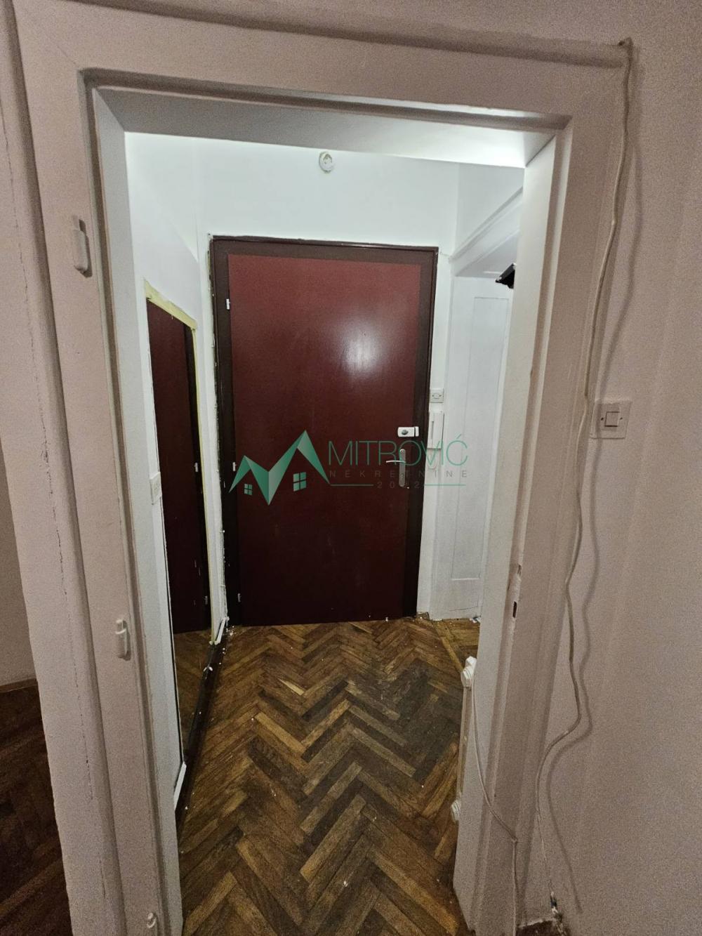 Slika 7 - Retko u ponudi,manji stan sa visokim plafonima,Kej-centar,odlična investicija !