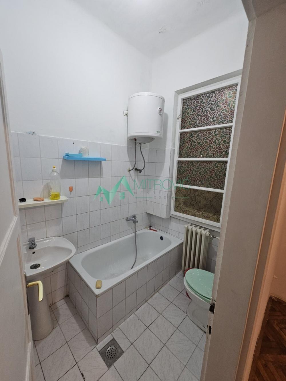 Slika 8 - Retko u ponudi,manji stan sa visokim plafonima,Kej-centar,odlična investicija !