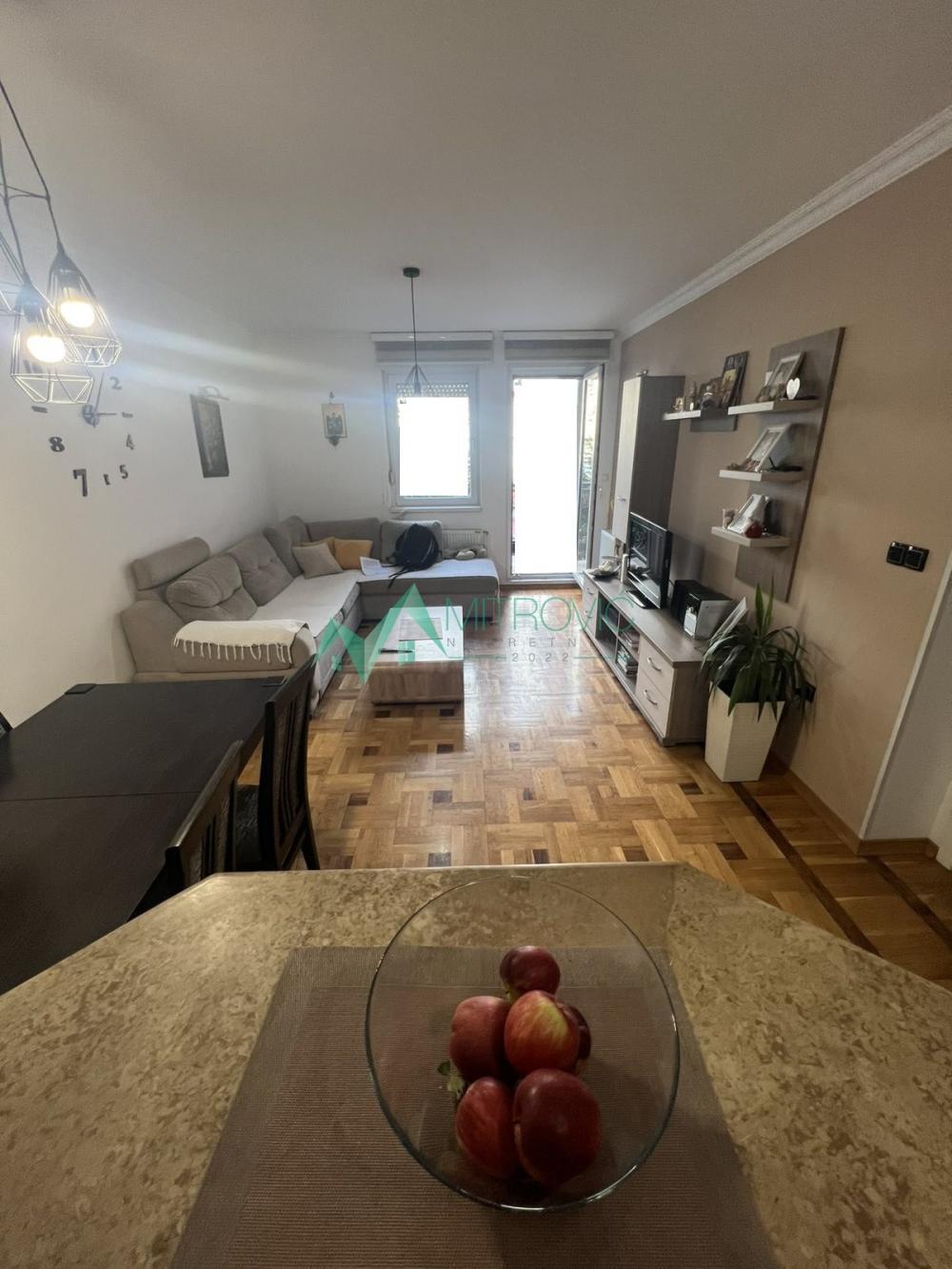 Glavna slika -NOVI SAD, NOVA DETELINARA STAN+NAMEŠTAJ+PARKING 