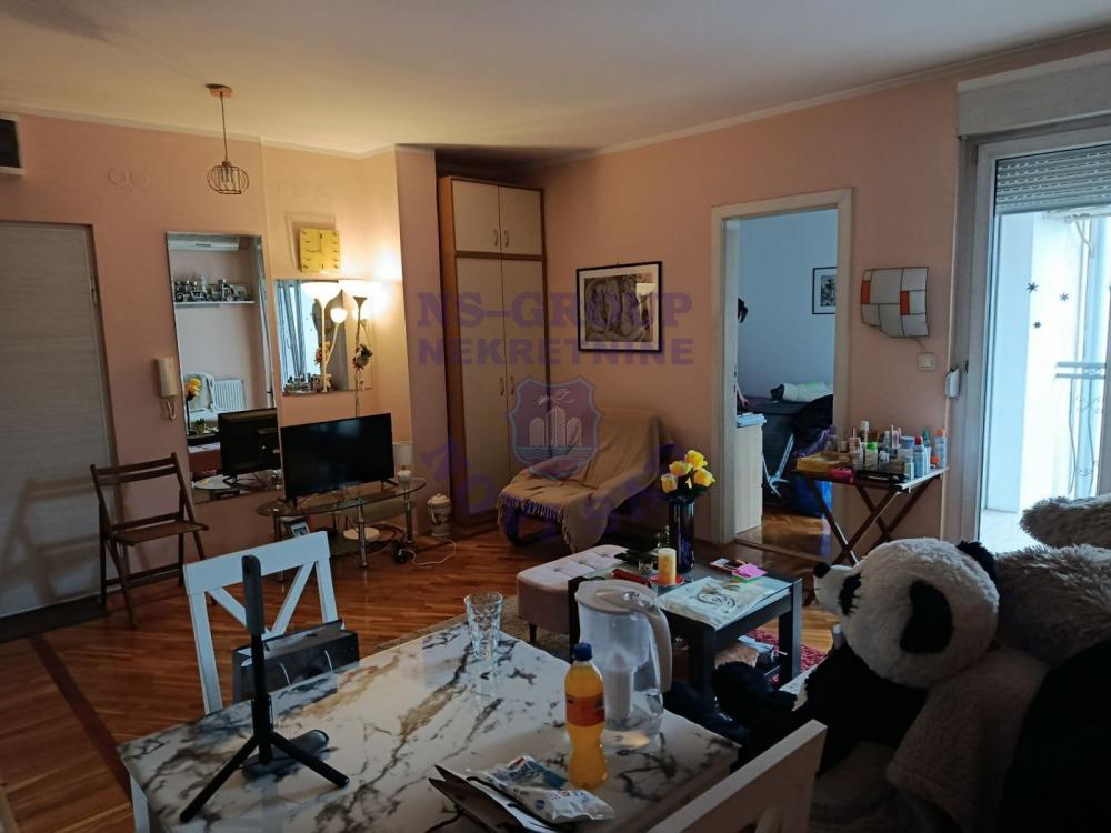 Slika 2 - Troiposoban duplex na Detelinari ! 