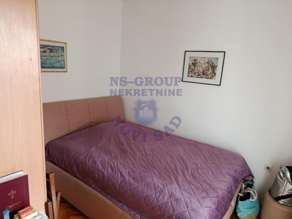 Slika 4 - Troiposoban duplex na Detelinari ! 