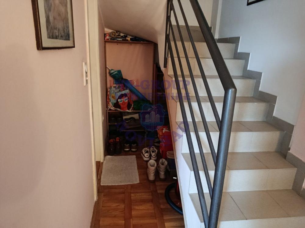 Slika 5 - Troiposoban duplex na Detelinari ! 