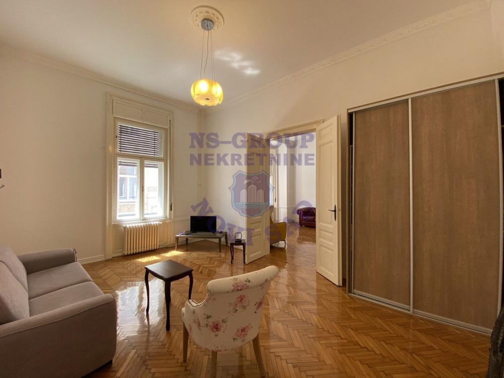 Slika 2 - Salonski u pešačkoj zoni!