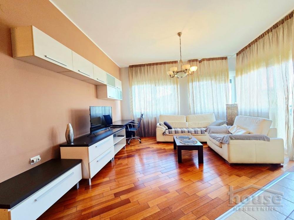 Slika 1 - Stan,NOVI SAD,BULEVAR EVROPE,kv: 67.00, € 185000, ID: 1064934