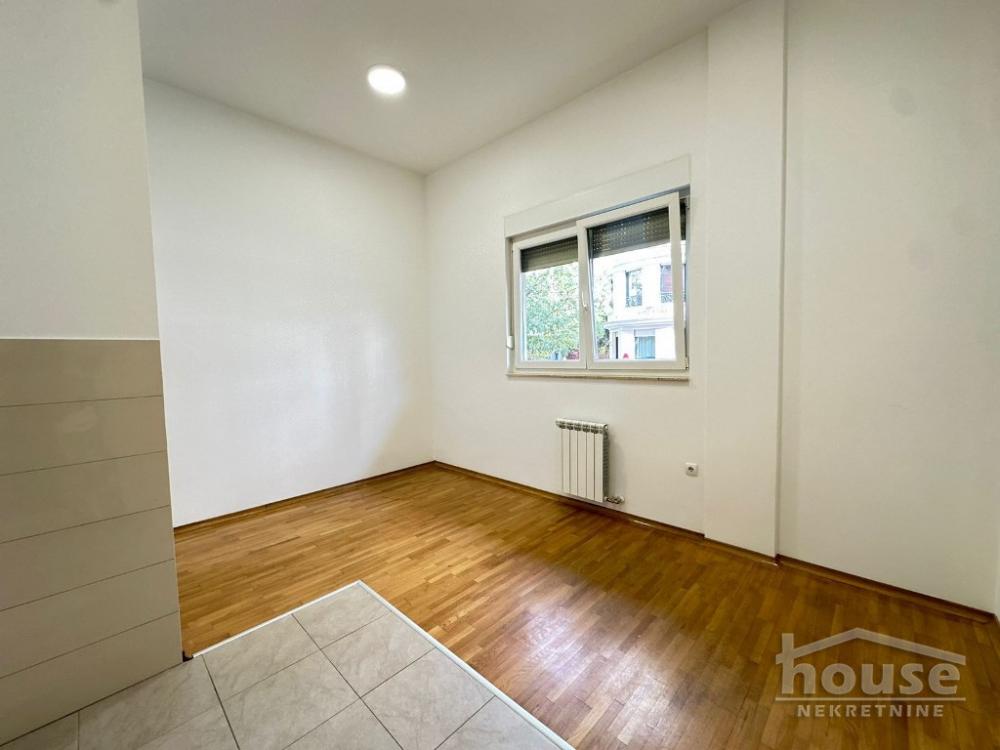 Slika 3 - Stan,NOVI SAD,CENTAR,kv: 23.00, € 80000, ID: 1064948